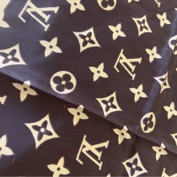 Original No tags, LV square scarf. - Picture 2 of 7